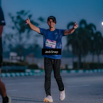 Runner Photo 7517740