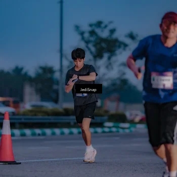 Runner Photo 7517792