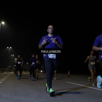 Runner Photo 7517816