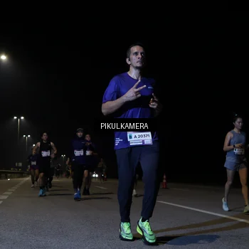 Runner Photo 7517823