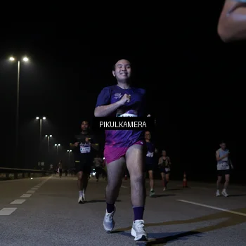 Runner Photo 7517873