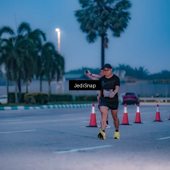 Runner Photo 7517929