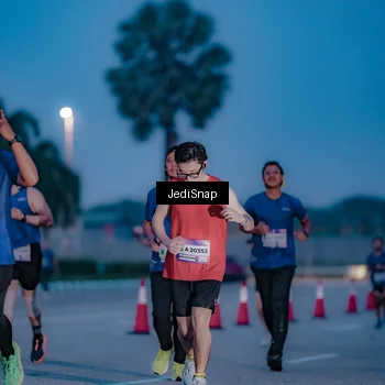 Runner Photo 7517942