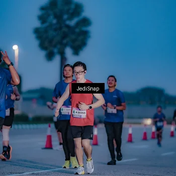 Runner Photo 7517945