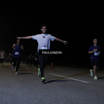 Runner Photo 7517949