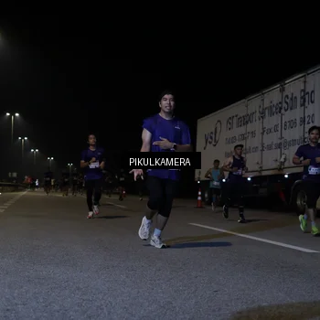 Runner Photo 7518001