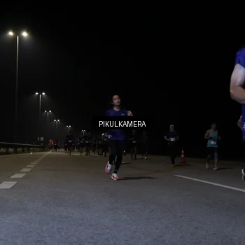 Runner Photo 7518003