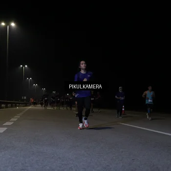 Runner Photo 7518009