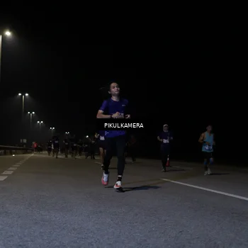 Runner Photo 7518013