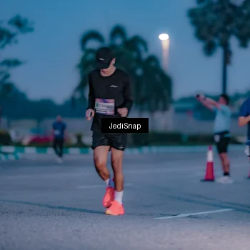 Runner Photo 7518014