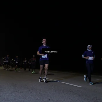 Runner Photo 7518020