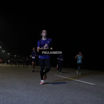 Runner Photo 7518028
