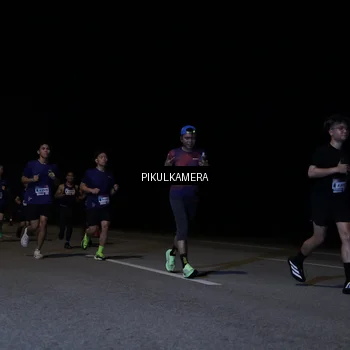 Runner Photo 7518032