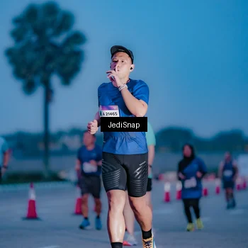 Runner Photo 7518034