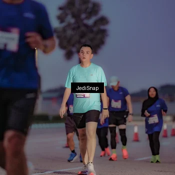 Runner Photo 7518050