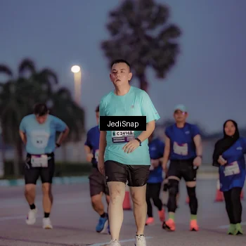 Runner Photo 7518054