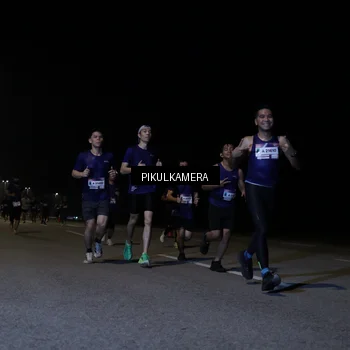 Runner Photo 7518055