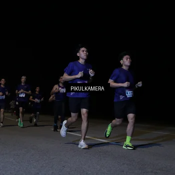 Runner Photo 7518056