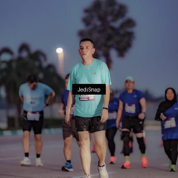 Runner Photo 7518057