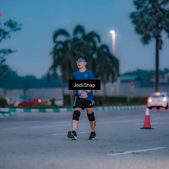 Runner Photo 7518077