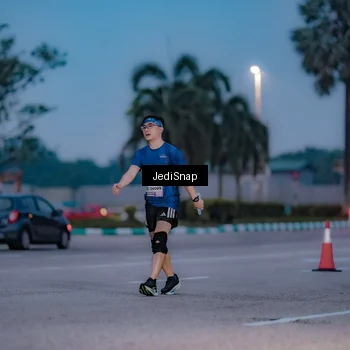 Runner Photo 7518085