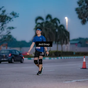 Runner Photo 7518086