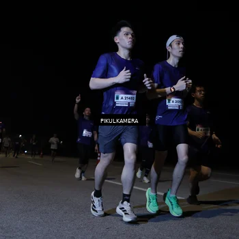 Runner Photo 7518112