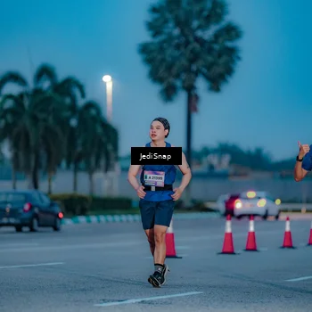 Runner Photo 7518115