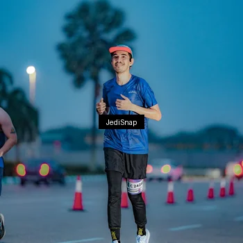Runner Photo 7518123