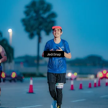 Runner Photo 7518124