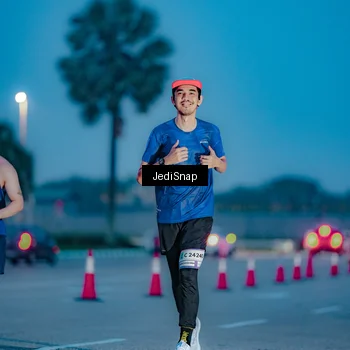 Runner Photo 7518126