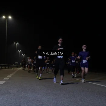 Runner Photo 7518174