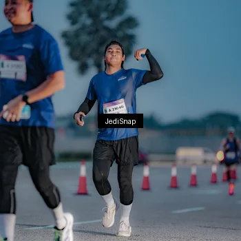 Runner Photo 7518178