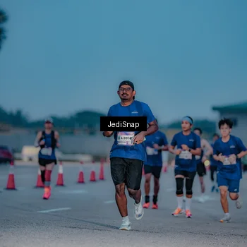 Runner Photo 7518193