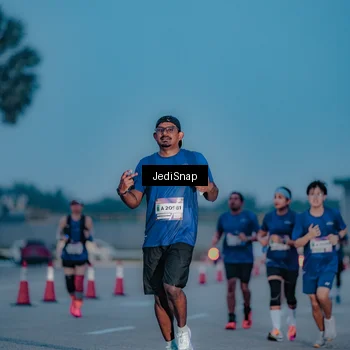 Runner Photo 7518197