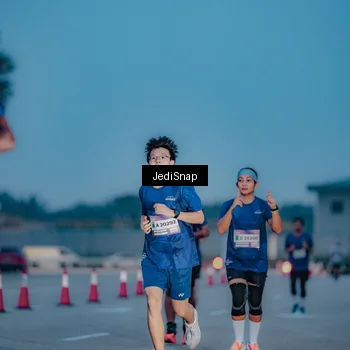 Runner Photo 7518207