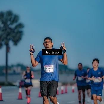 Runner Photo 7518212