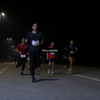 Runner Photo 7518247
