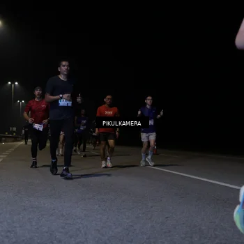 Runner Photo 7518249