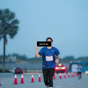 Runner Photo 7518250