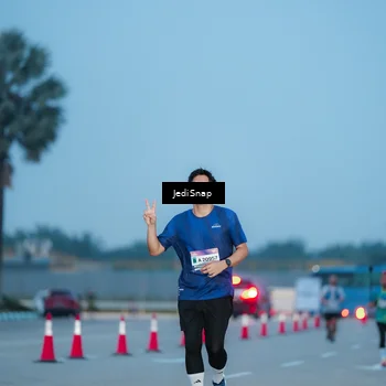 Runner Photo 7518251