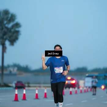 Runner Photo 7518252
