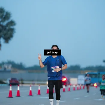Runner Photo 7518253