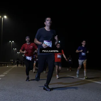 Runner Photo 7518254
