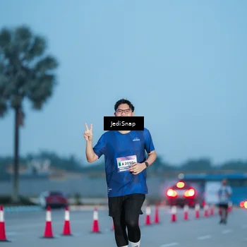 Runner Photo 7518260