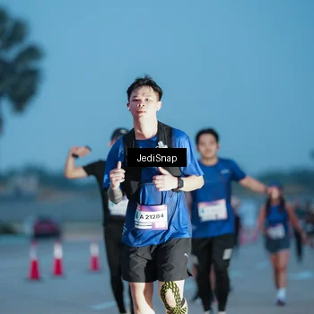 Runner Photo 7518278