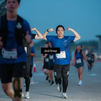 Runner Photo 7518280