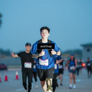 Runner Photo 7518284