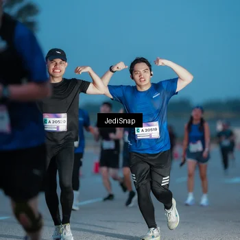 Runner Photo 7518285
