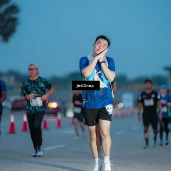 Runner Photo 7518340